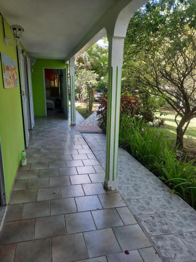 Le Jardin De Massieux Appartement Bouillante Buitenkant foto
